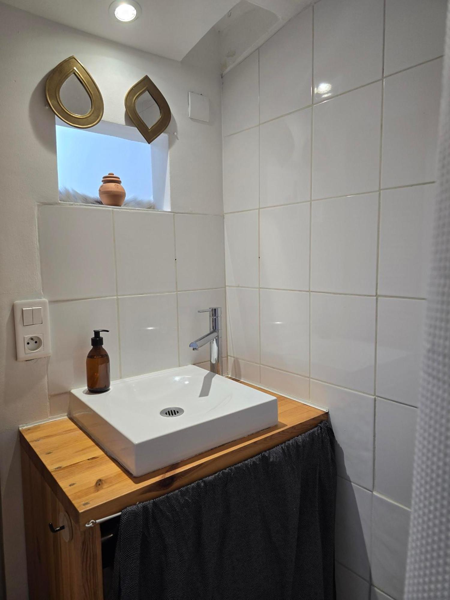 Deux Pieces Dans Le Quartier Du Port Nizza